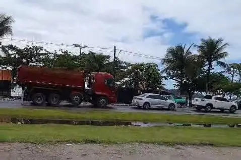 Transito intenso na Maranduba em Ubatuba