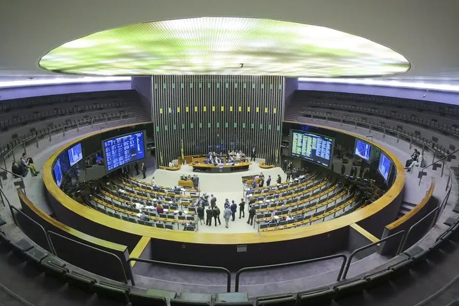 Tributação em Pauta: Senado Adia Votação de PL que Taxa Fintechs e Apostas Esportivas.