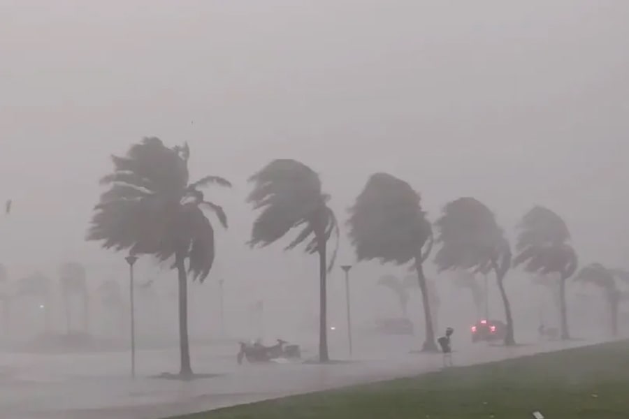 Litoral Norte e Vale do Paraíba em alerta para fortes chuvas e risco de transtornos devido à frente fria.