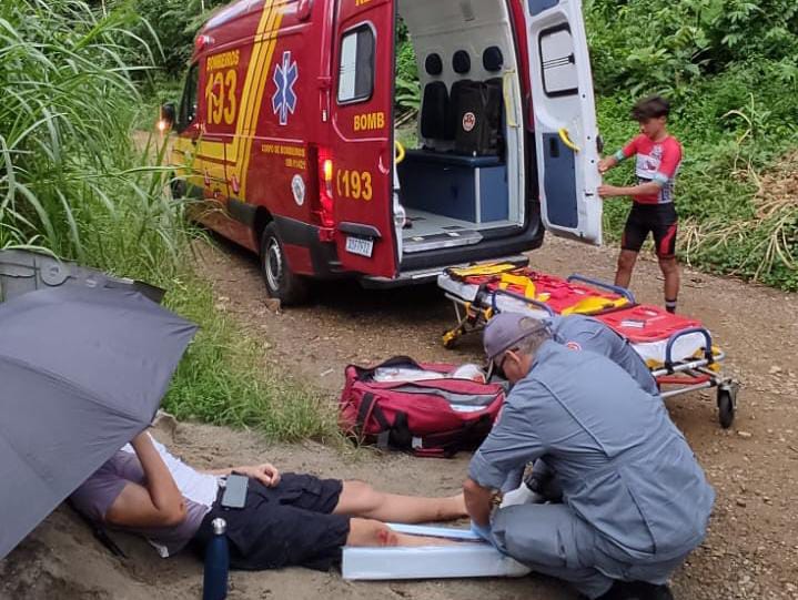 Resgate do 11°Grupamento de Bombeiros a ciclista, sábado dia 14 de fevereiro em Itamanbuca