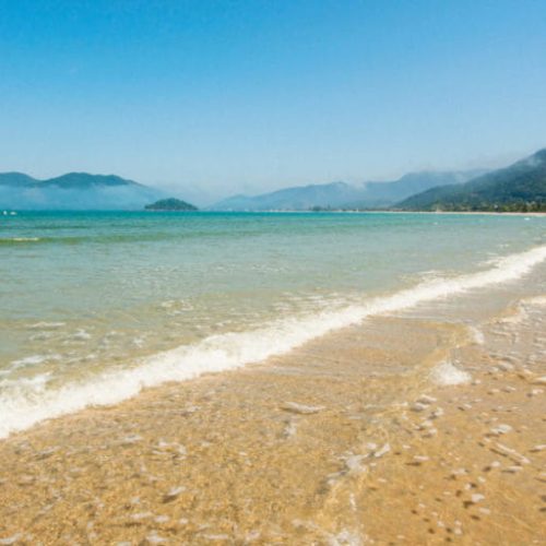 Potência Nacional: Ubatuba entra no Top 10 dos destinos mais buscados para hospedagem no Brasil