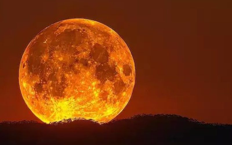 Segunda superlua de 2025 acontece nesta semana: saiba quando e como observá-la