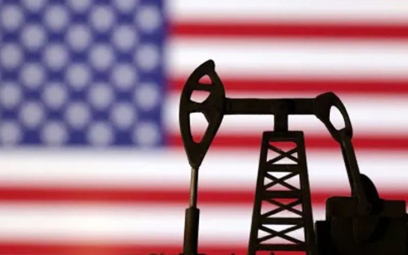 Trump reverte regras de Biden e libera exploração de petróleo no Alasca.