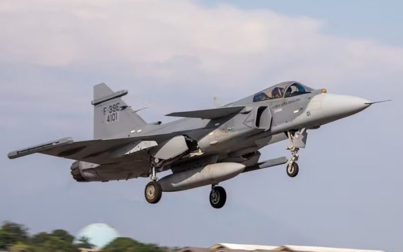 Força Aérea Brasileira Realiza Primeiro Teste de Tiro Aéreo com o Caça F-39E Gripen.